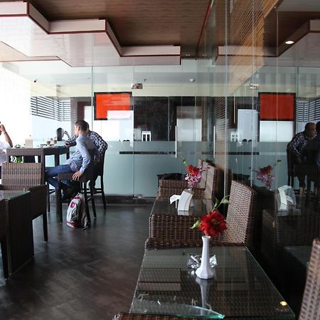 Aerotel Smile Losari Makassar Exterior photo